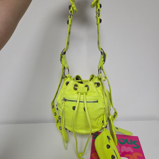 BALENCIAGA 발렌시아가 정품 LE CAGOLE 르카골 XS 버킷