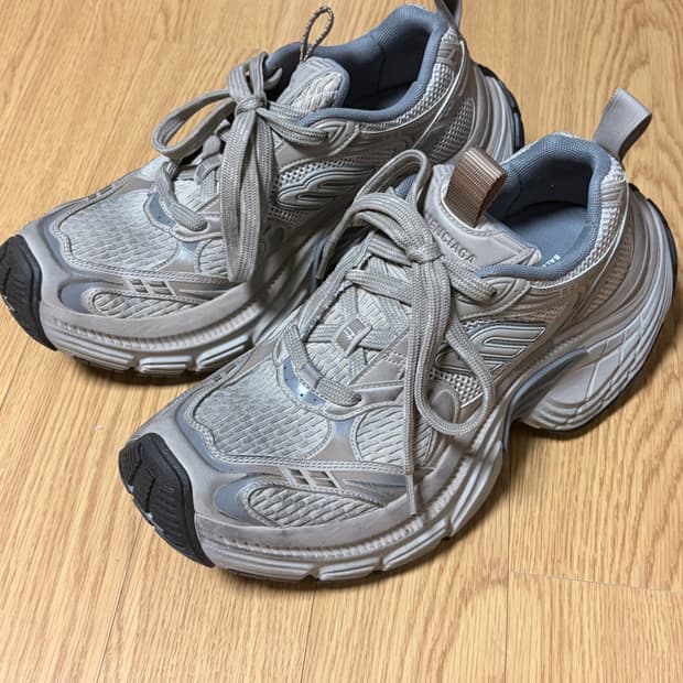 발렌시아가 6xl 팝니다. (41사이즈)