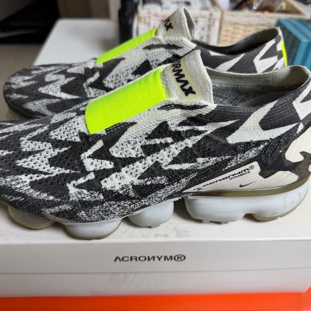 [275] 나이키x아크로님 베이퍼맥스 목2 라이트본