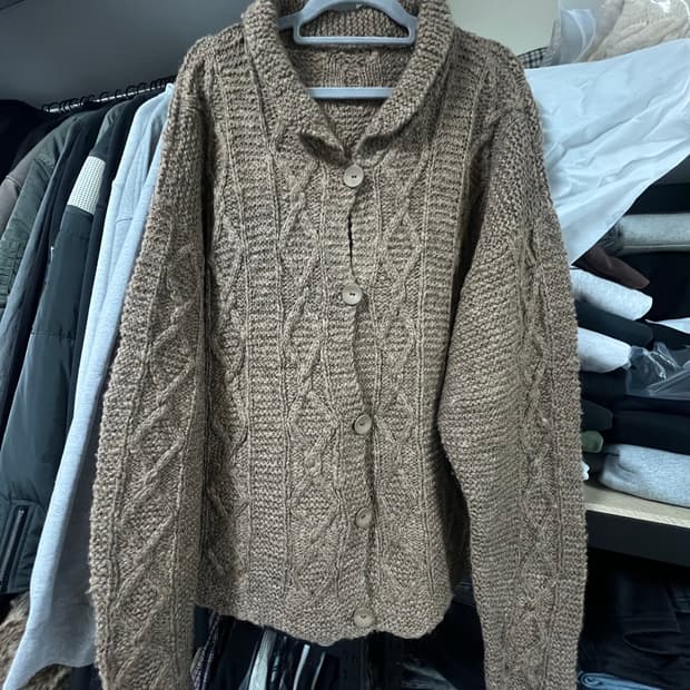 꽈배기 단추 가디건 브라운 모리걸