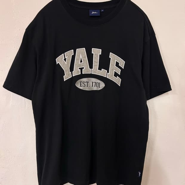 예일 EST. 1701 블랙 반팔티 S (실측 95)