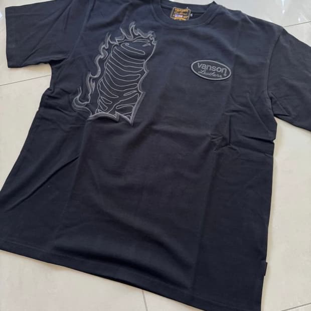 BONE LOGO TEE NVST-2518 뼈 로고티