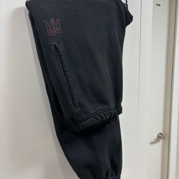 [L] 블라인드파일즈 스웻팬츠 블랙