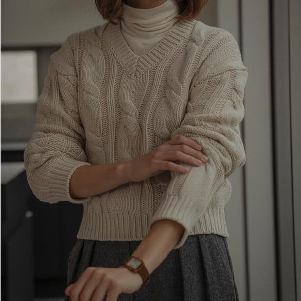 틸아이다이 브이넥 니트