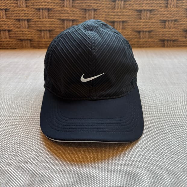 나이키 드라이 핏 에어로빌 페더라이트 니트 캡 남녀공용