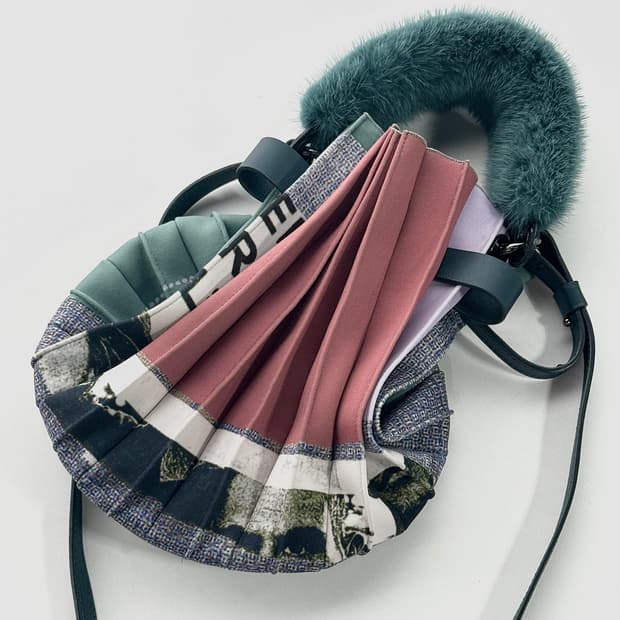 LATT 아코디언 플리츠 폼파도르 백