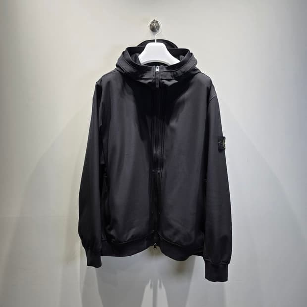 [중고/정품] 스톤아일랜드 라이트 소프트 쉘 후드 집업 자켓 블랙 XXL