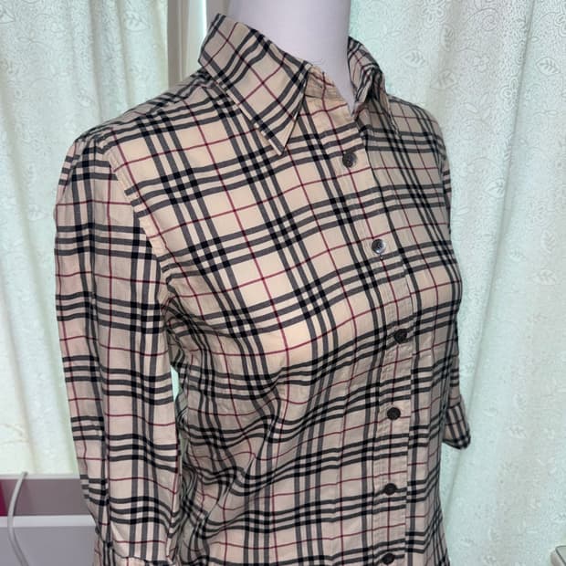 Burberry three-quarter shirt