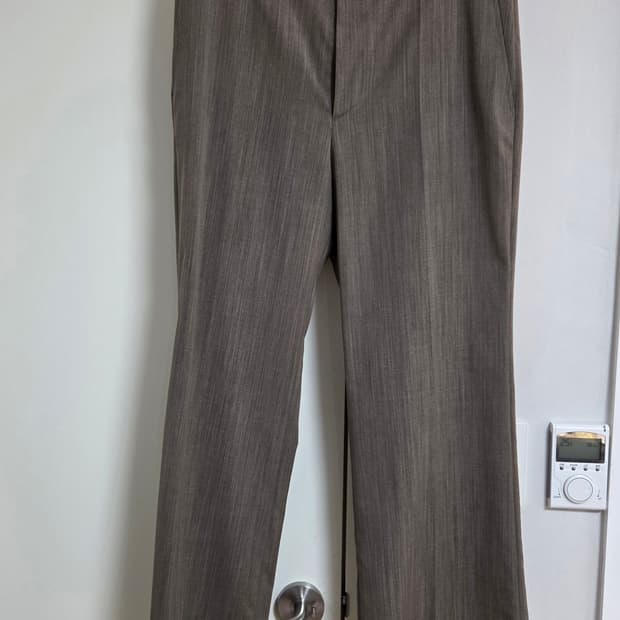 [M] 렉토 26SS 플레어핏 수트 팬츠 세피아 그레이