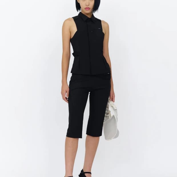 혜인서 Collared Sleeveless Shirt