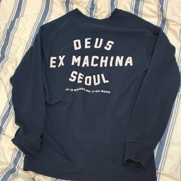 데우스 엑스 마키나 롱슬리브 네이비 M