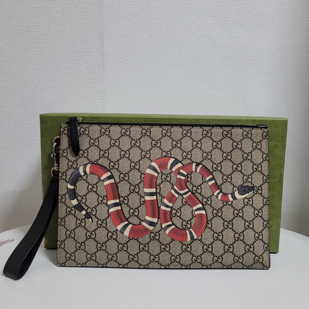 구찌 스네이크 수프림 클러치