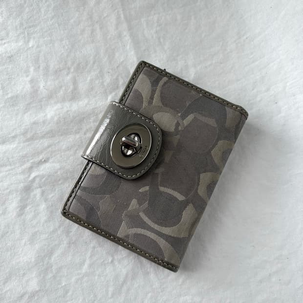 Coach silver wallet🩶