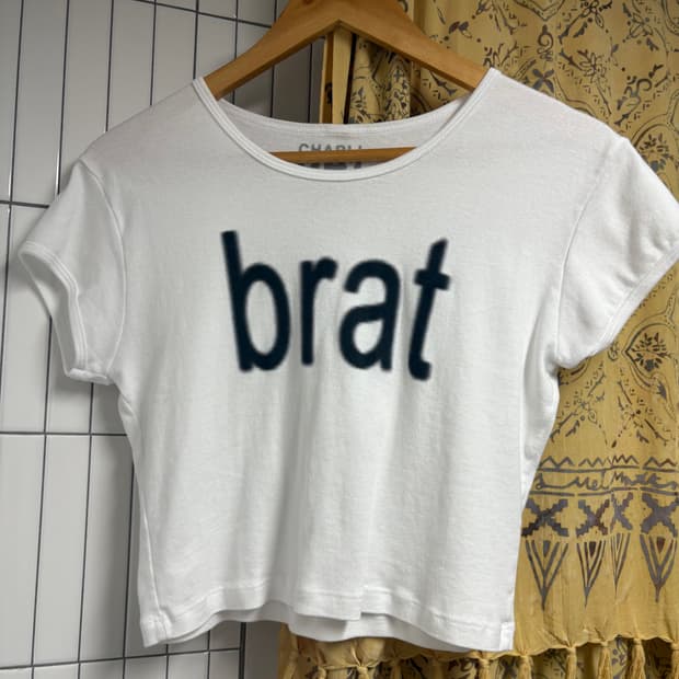 찰리 xcx brat 머천다이즈 티셔츠