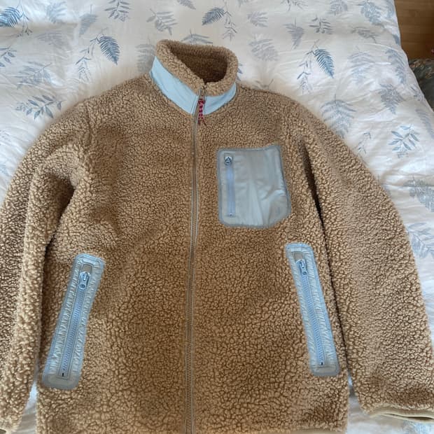 Jwanderson x uniqlo 후리스 팝니다