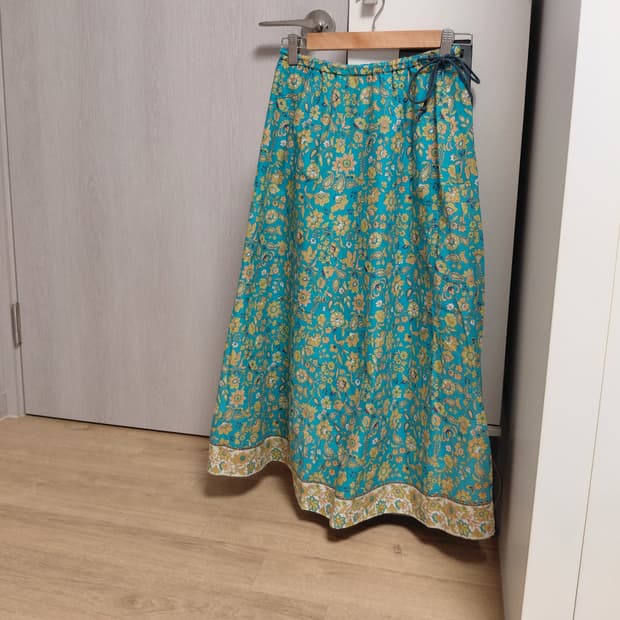 터콰이즈 블루 롱 스커트