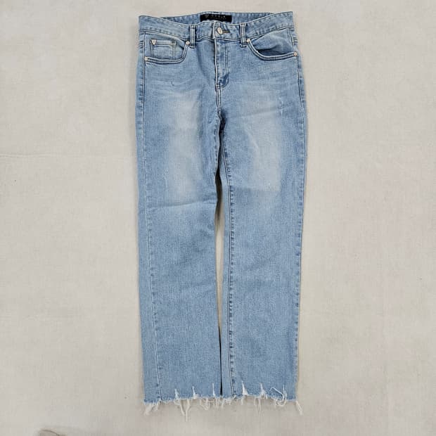 [70(28)] 게스 여성 스트레이트핏 연청 데님 팬츠 0114YH1