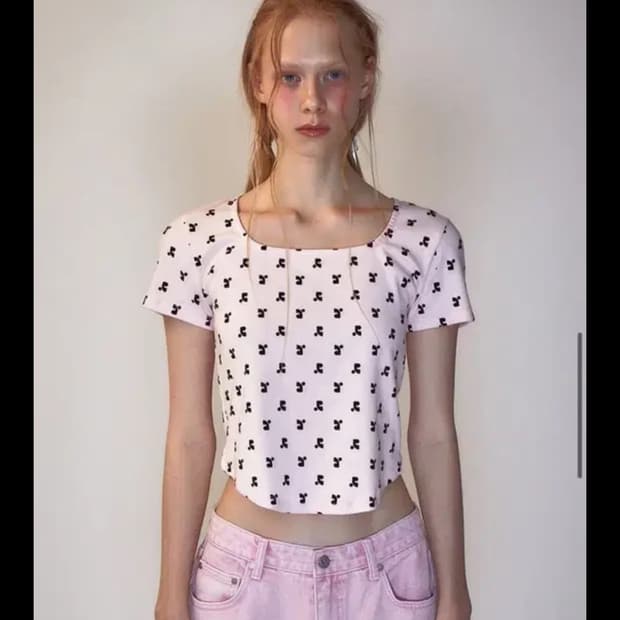 레스트앤레크레이션 RR LOGO PATTERN SQUARE NECK T