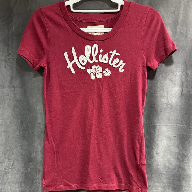 홀리스터(Hollister) 플라워 로고 슬림핏 반팔 티셔츠 S 버건디