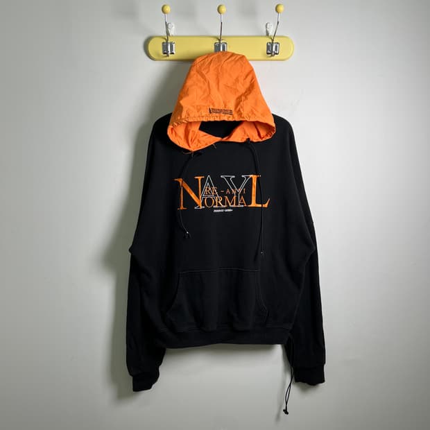 어나더유스 블랙 레터링 후드티 