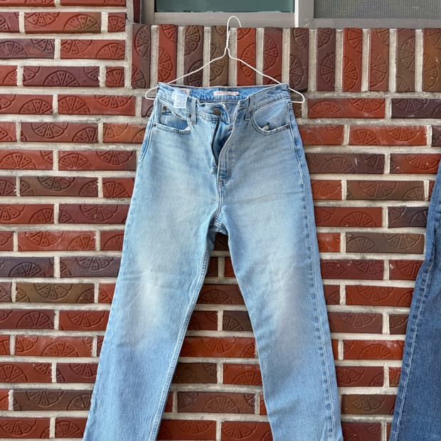 리바이스 프리미엄 70s 하이 슬림 스트레이트 데님 (26)