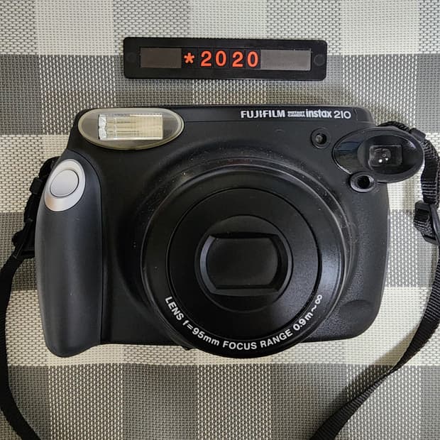 후지필름 인스탁스 와이드 210 폴라로이드 카메라