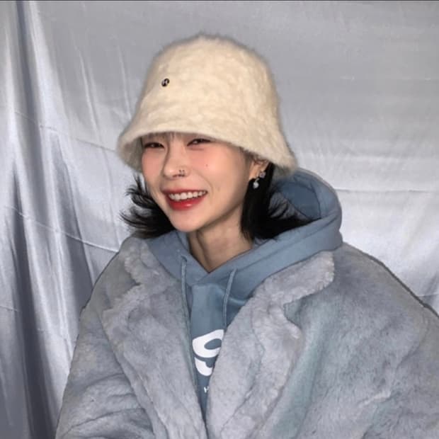 하이스쿨디스코 H 퍼 버킷햇 아이보리