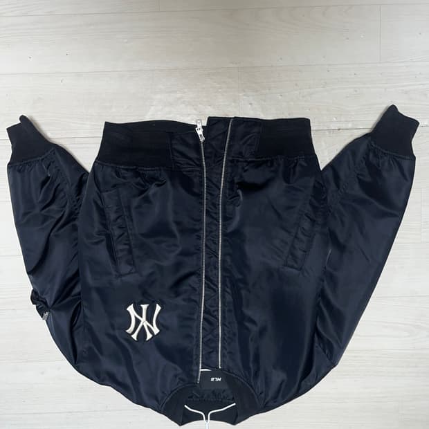 MLB 뉴욕양키스 MA-1 봄버자켓 판매합니다.