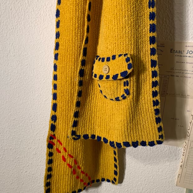 핑거린 핸드스티치 포켓 머플러 네이비 옐로