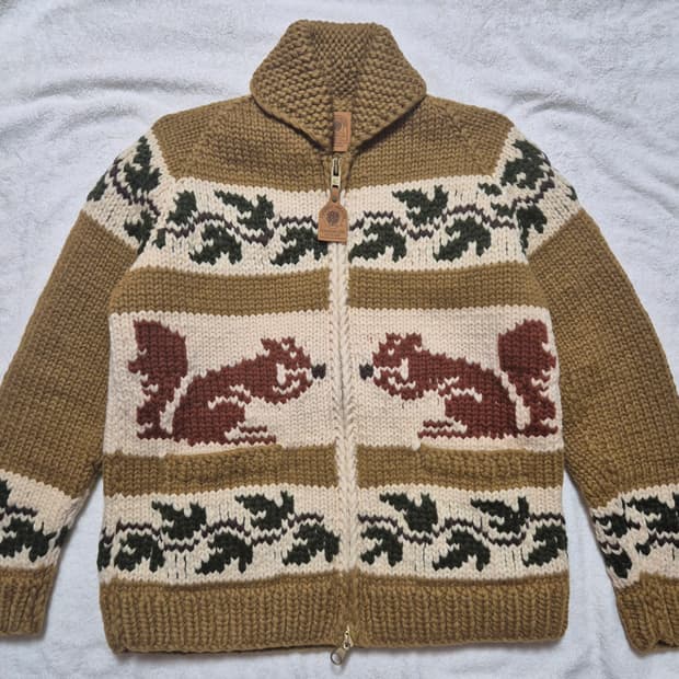 Canadian sweater 다람쥐 패턴 캐나다 코위찬 M