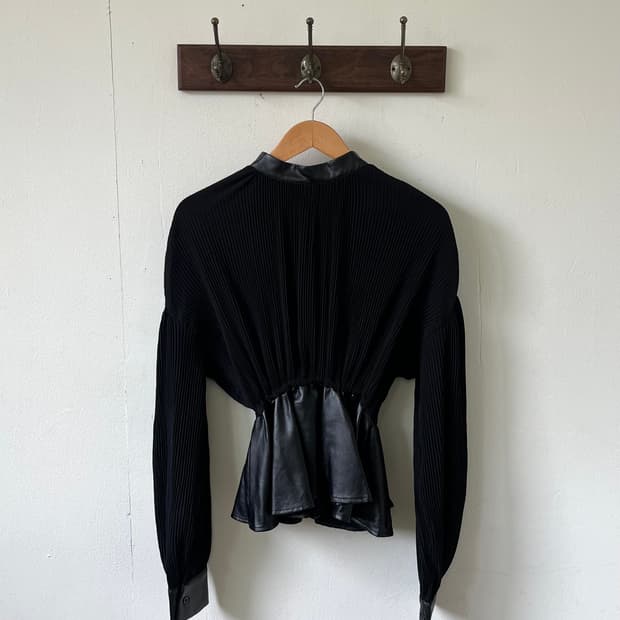 Japan vtg 레더 플리츠 탑