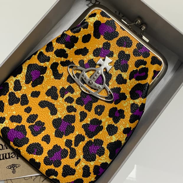 비비안 웨스트우드 애니 미니 야스민 체인 지갑