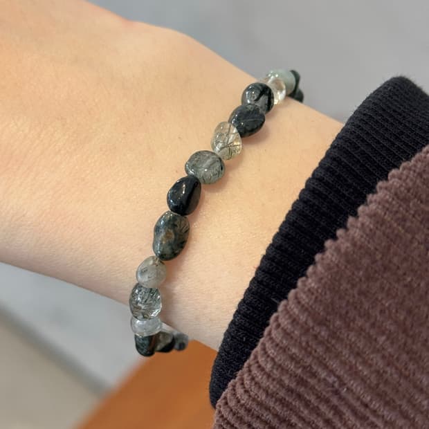 (핸드메이드) 천연 그린 루틴 퀄츠 수정 원석팔