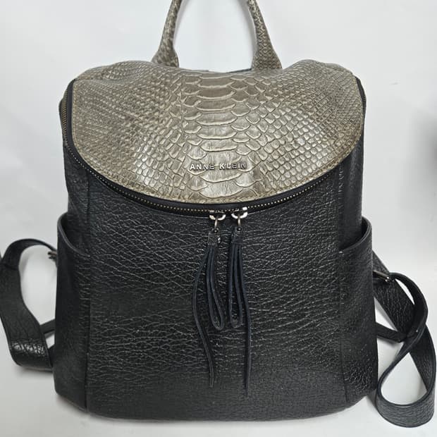앤클라인 가죽 블랙 백팩