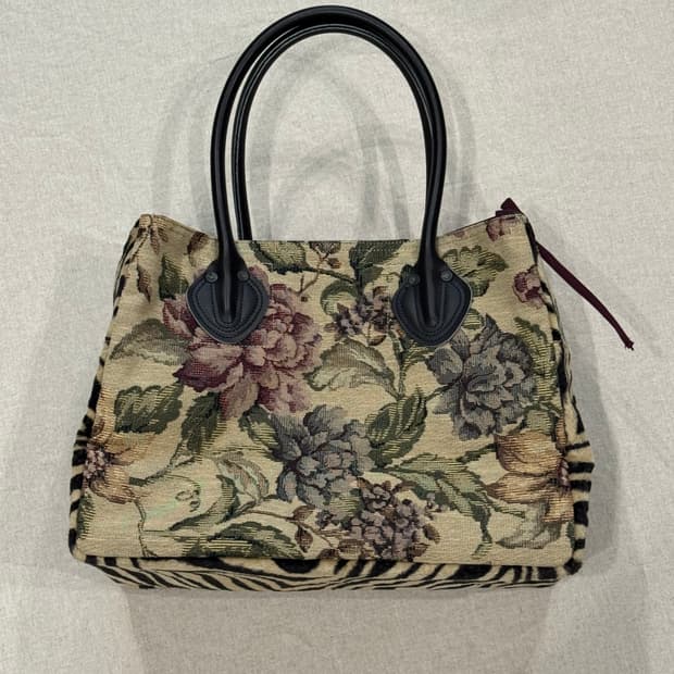 캐피탈 고블랑 타이거 밀크백