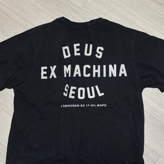 데우스 엑스 마키나 반팔티