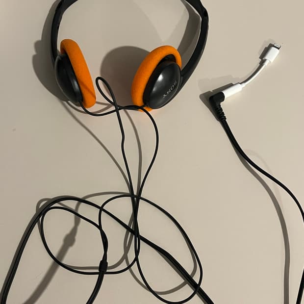 소니 레트로 온이어 헤드셋