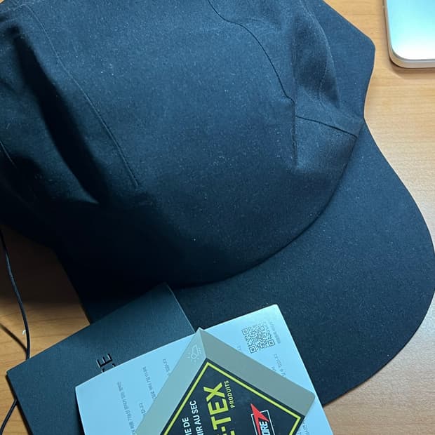 아크테릭스 베일런스 스텔스캡 L-XL