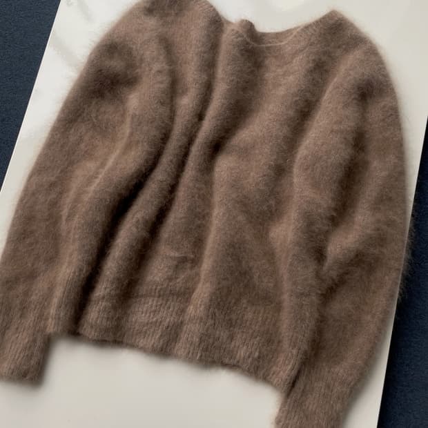 Wool wide neck shaggy knit