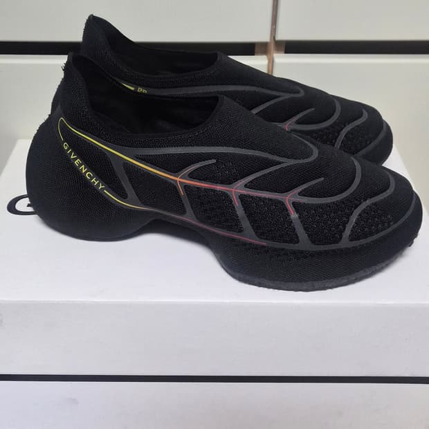 지방시 TK 360 블랙 스니커즈