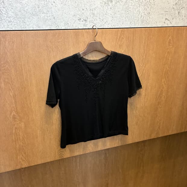 빈티지 크롭 반팔 블라우스 브이넥 비즈 레이스 디테일 블랙 k366