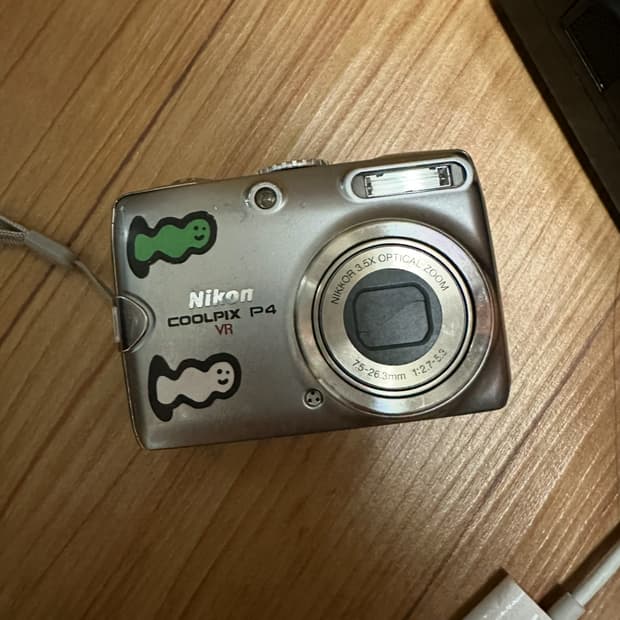 니콘 p4팝니다
