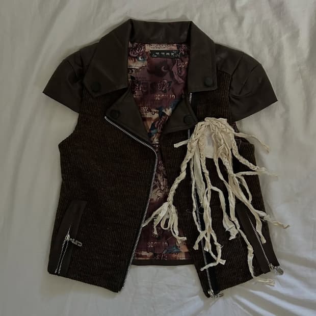 Braided brooch leather jacket