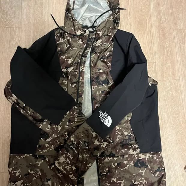 노스페이스 카모 바람막이