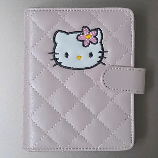 산리오 키티 50주년 퀼팅 다이어리 판매합니다.