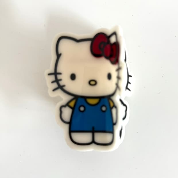 Zara 키즈x헬로키티 집게핀