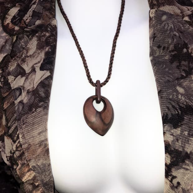 wood leaf necklace