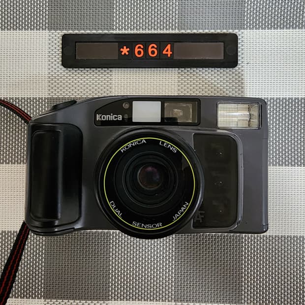 코니카 MR 640 텔앤와이드 필름카메라