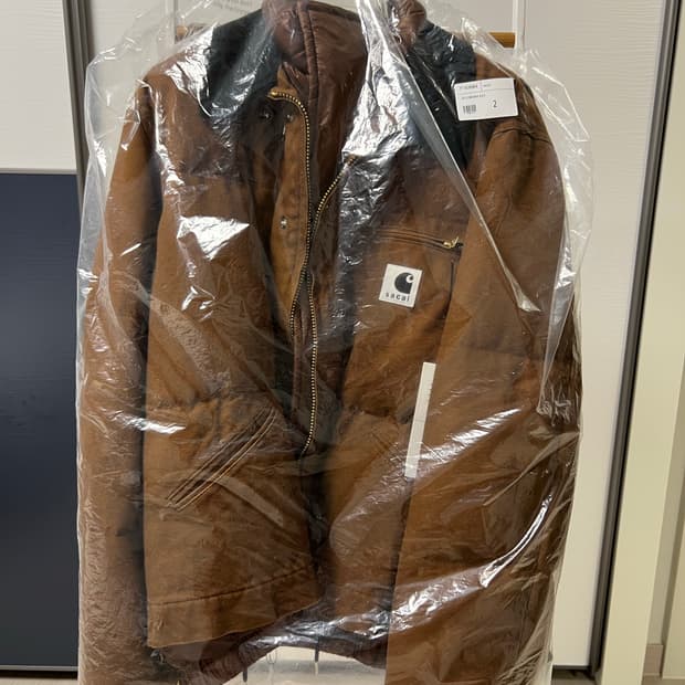 사카이X칼하트 패딩