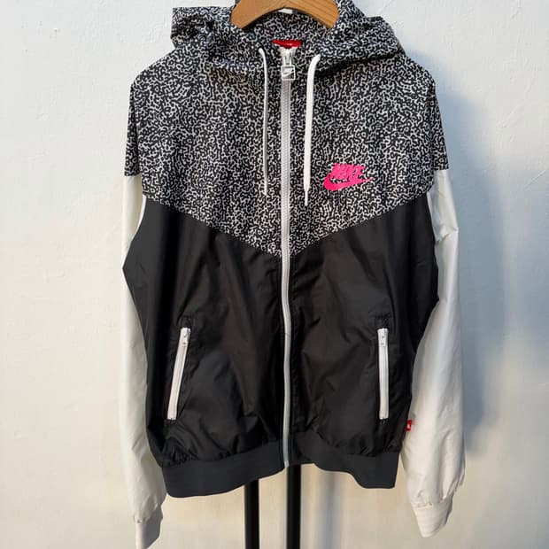 정품) 나이키 여성 핑크로고 바람막이 L